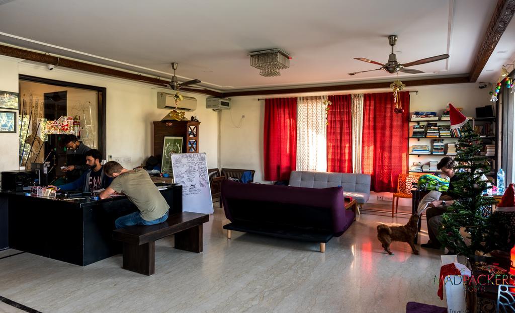 Хостел Madpackers Delhi Нью-Делі Екстер'єр фото