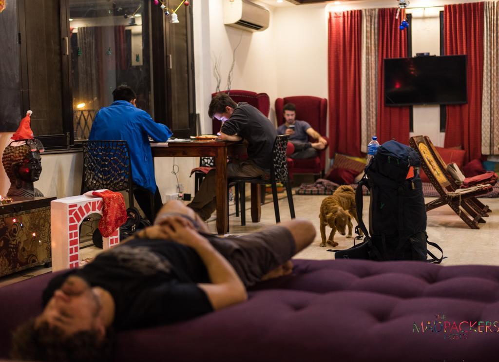 Хостел Madpackers Delhi Нью-Делі Екстер'єр фото